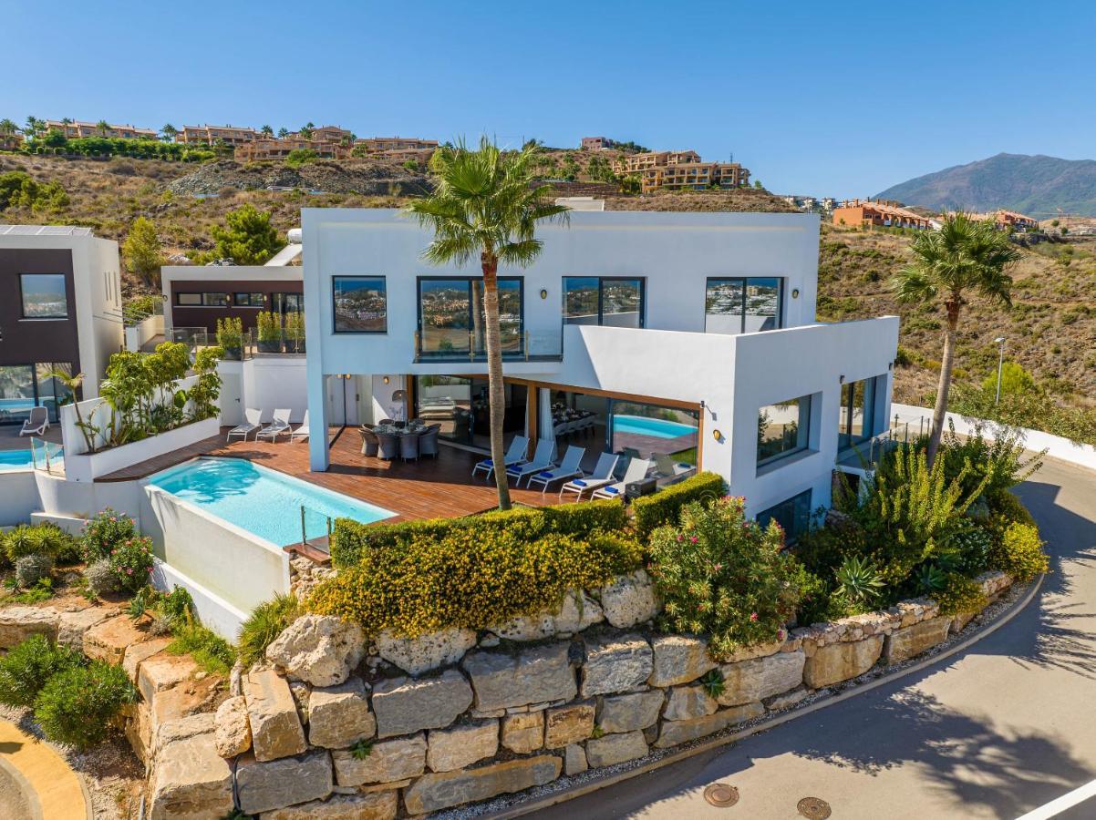 Vacation Marbella I Villa Paraiso The View, Infinity Heated Pool, Sea View, 24-7 Security, Golf Courses Estepona Exterior foto