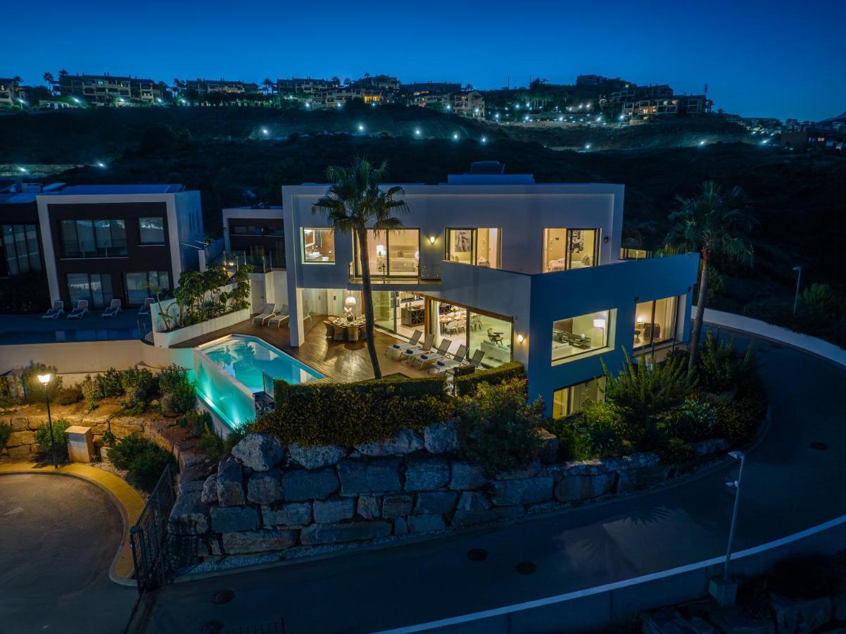 Vacation Marbella I Villa Paraiso The View, Infinity Heated Pool, Sea View, 24-7 Security, Golf Courses Estepona Exterior foto