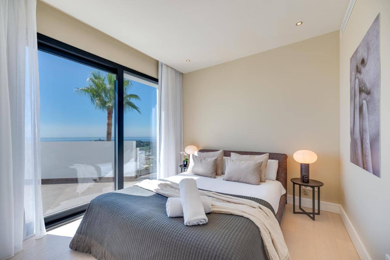 Vacation Marbella I Villa Paraiso The View, Infinity Heated Pool, Sea View, 24-7 Security, Golf Courses Estepona Exterior foto