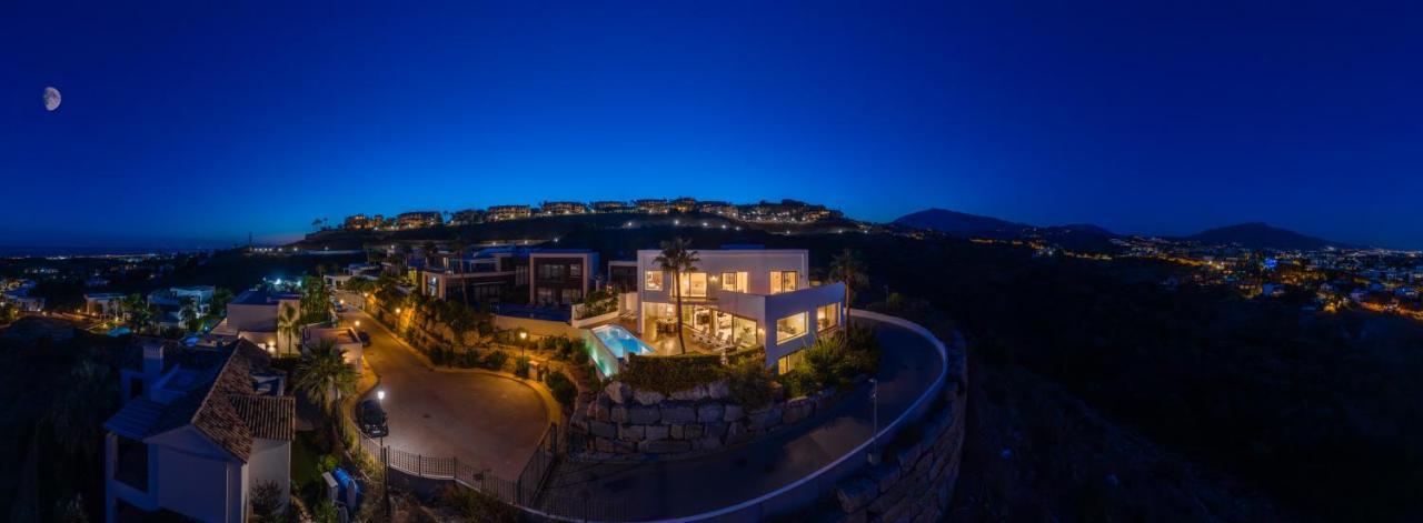 Vacation Marbella I Villa Paraiso The View, Infinity Heated Pool, Sea View, 24-7 Security, Golf Courses Estepona Exterior foto